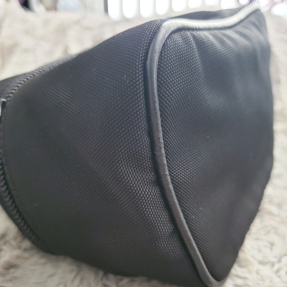 GUCCI mini nylon bucket bag - Picture 7 of 11